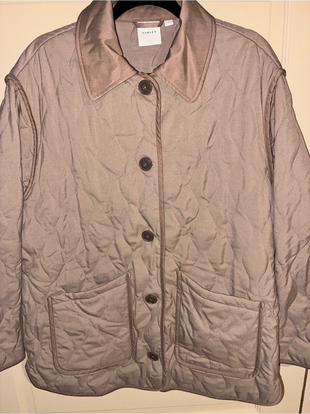 Varley Wilson Relaxed Quilted Puffer Jacket in Taupe Brown